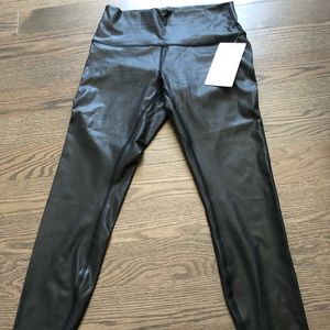 BNWT Lululemon Wunder Under HR Luxtreme Shine tight 28 - size8